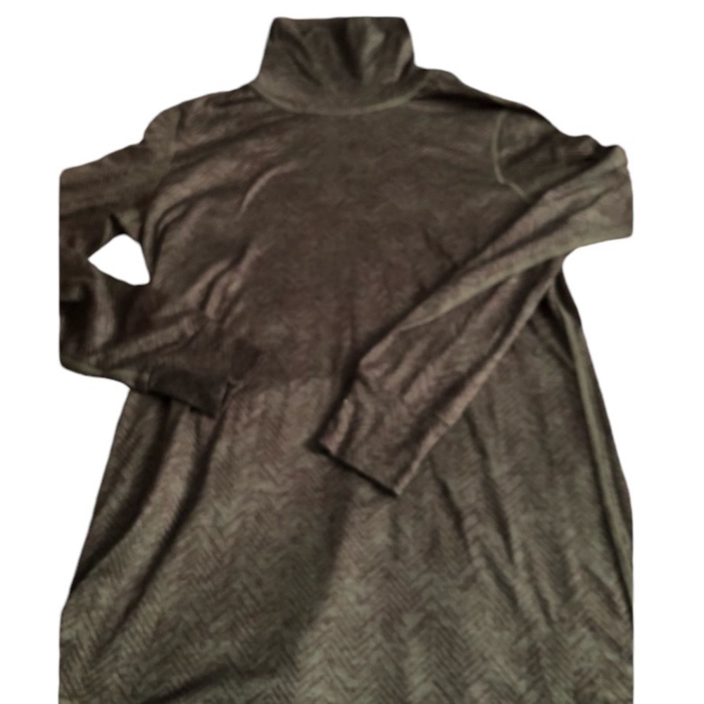 Kyodan size small green & black print long sleeve turtleneck